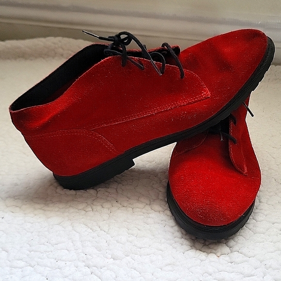 Eddie Bauer Shoes - Eddie Bauer Red Suede Ankle Lace Up Chukka Desert Boots. Size 9.5